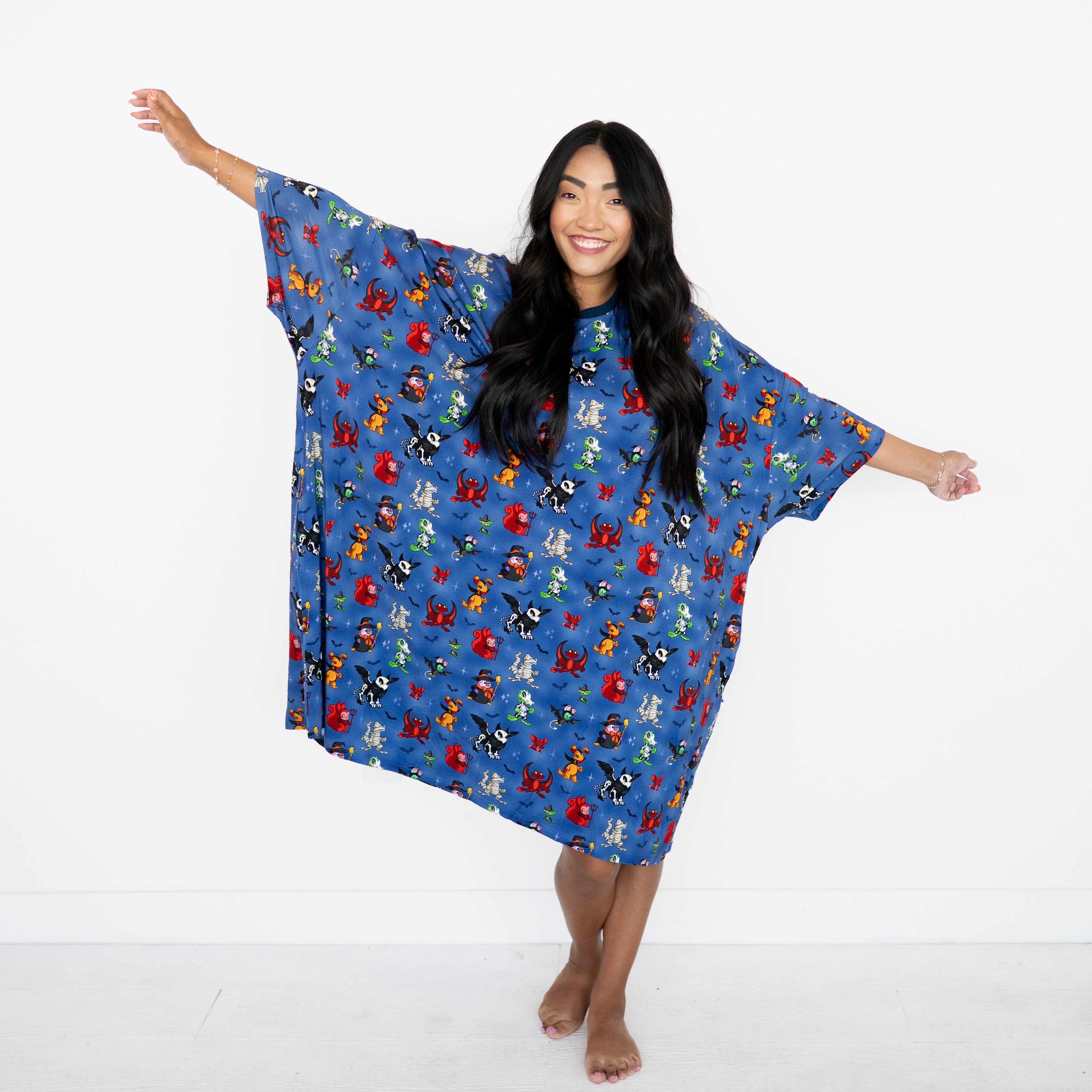 Adult mega sleep tee with a Halloween Neopets print.