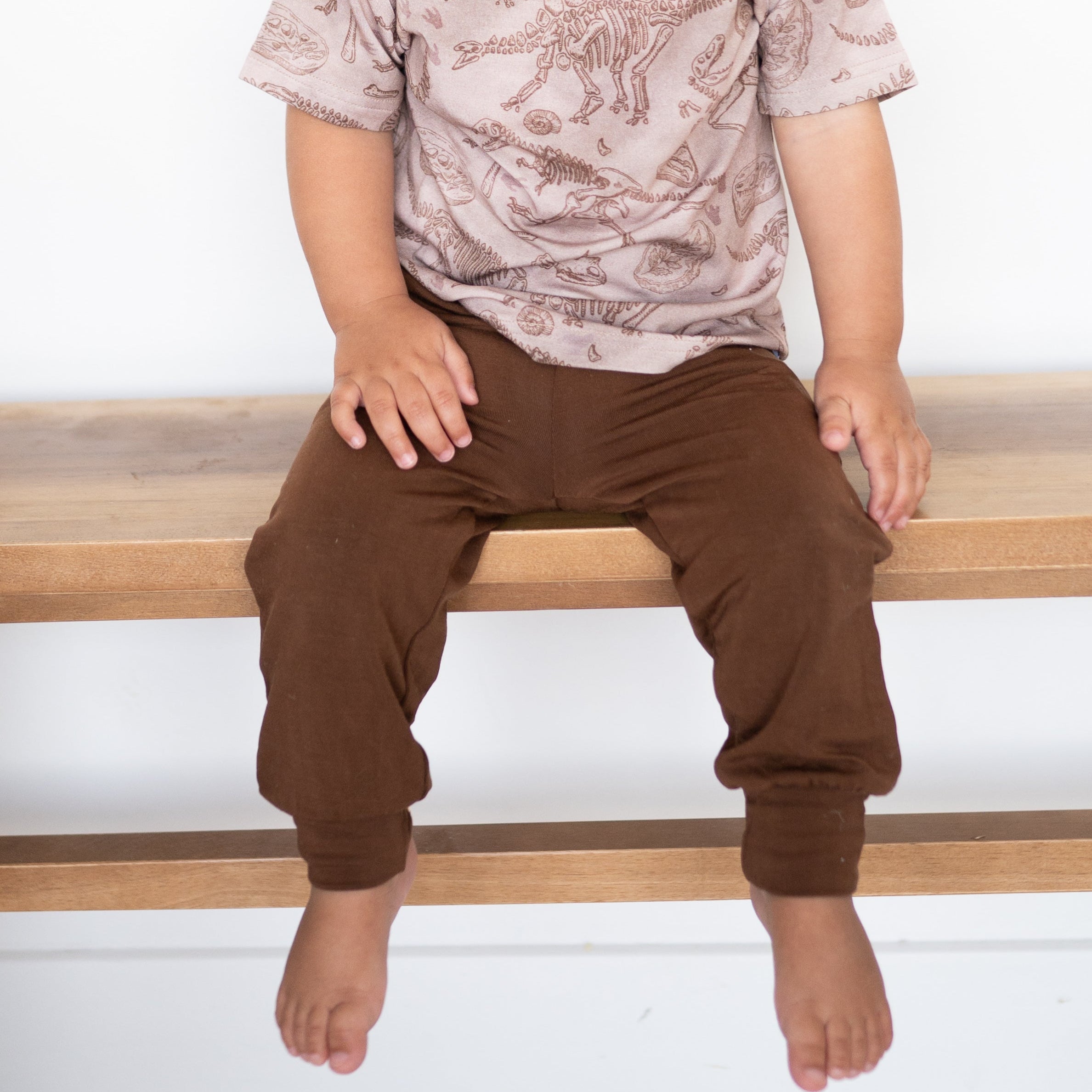 Ploom jogger in brown tourmaline made of bamboo.