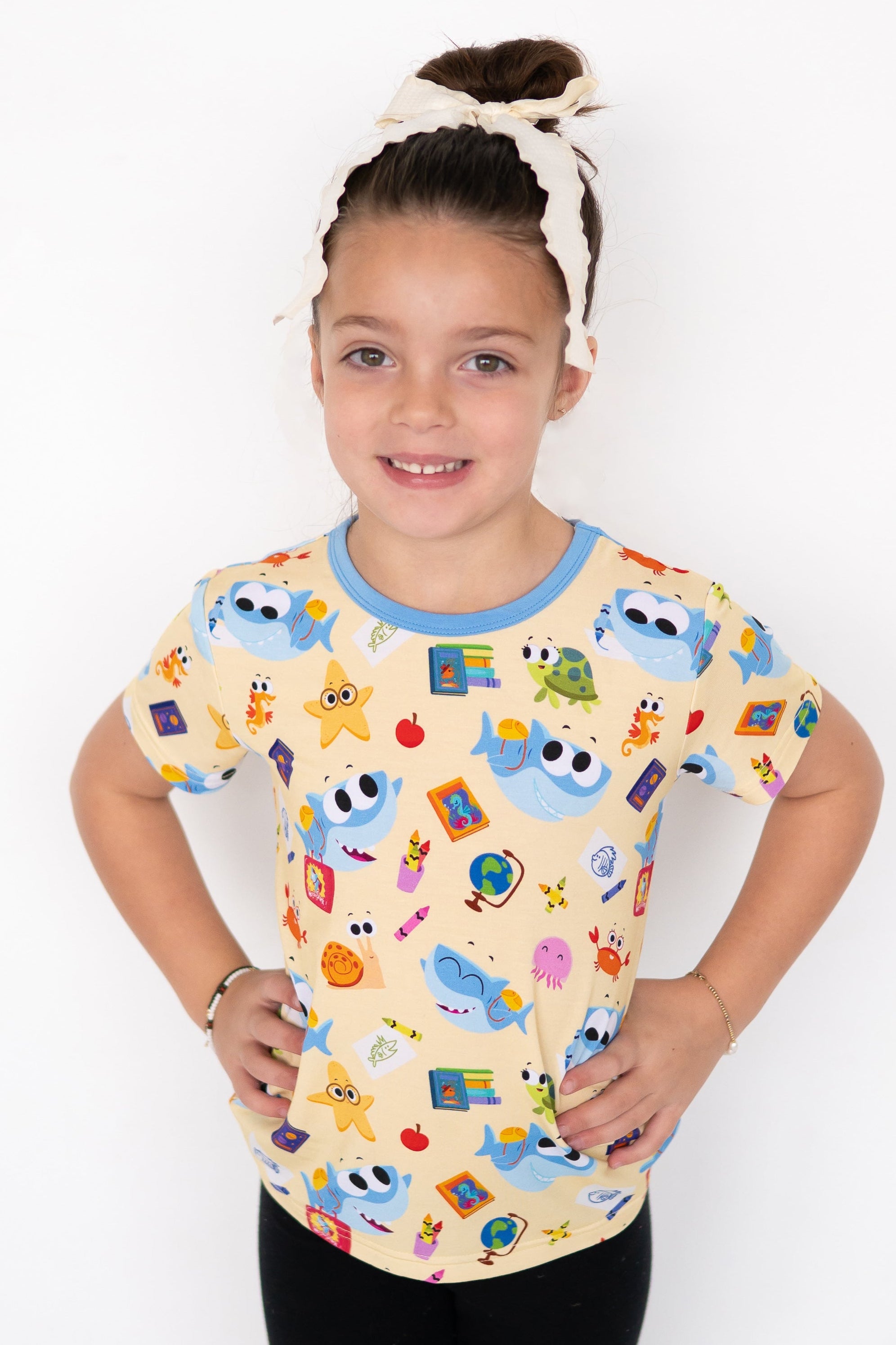 T-shirt - Super Simple™ Finny the Shark at School - Tencel Modal