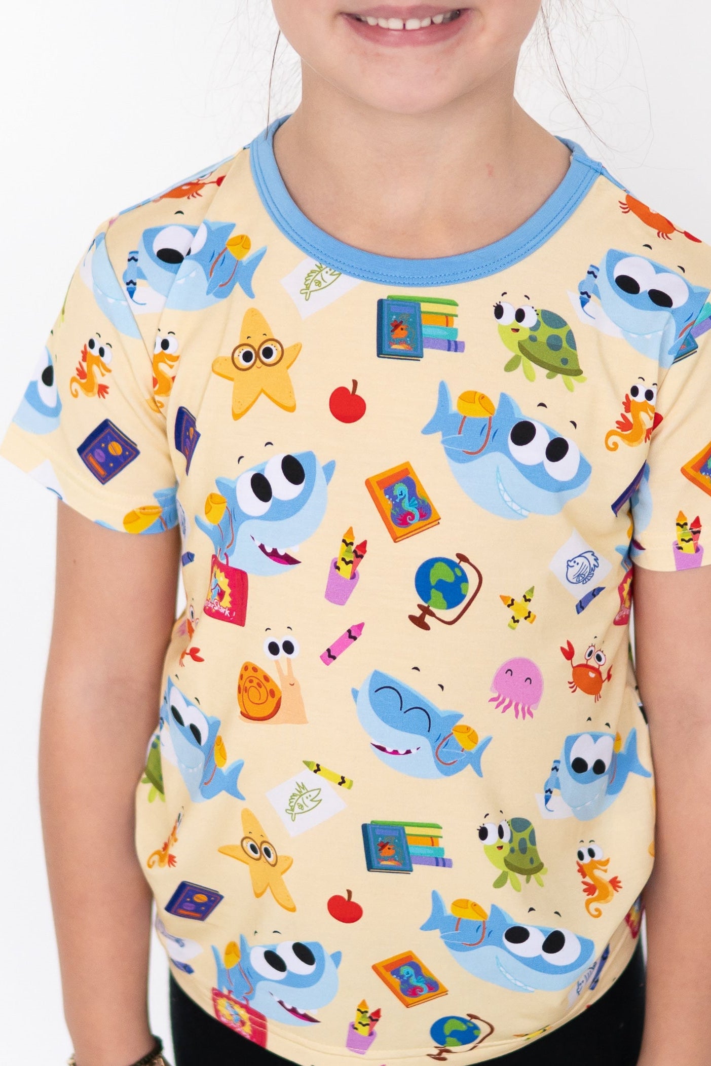 T-shirt - Super Simple™ Finny the Shark at School - Tencel Modal